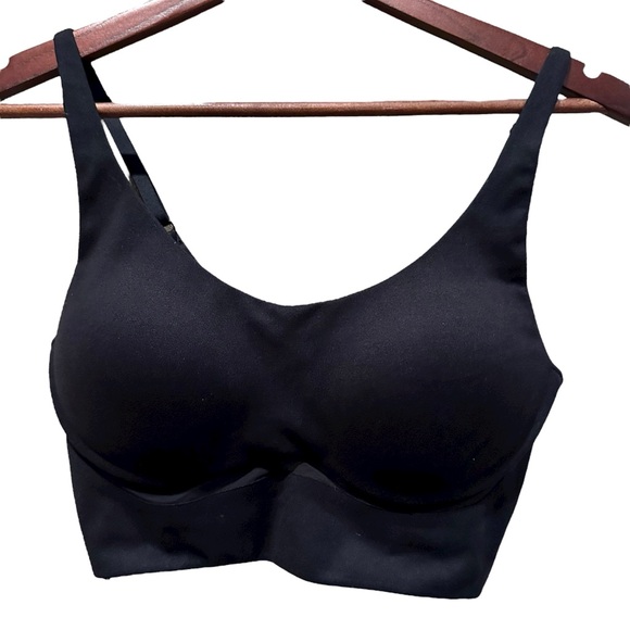 Victoria’s Secret Allegro Support Flow On Point Lined Sport Bra Black Size 34D - Picture 3 of 11